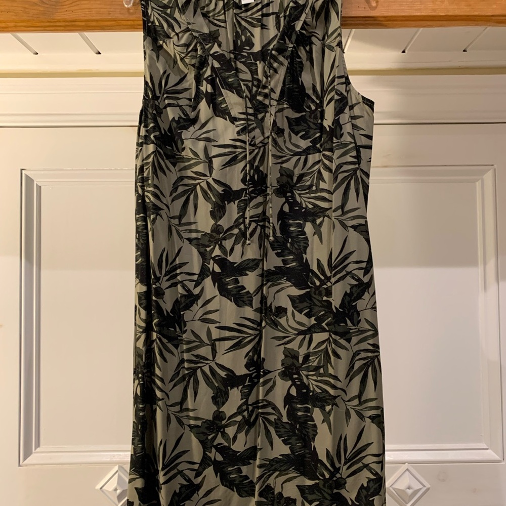 Sleeveless Black Leaf Print Dress